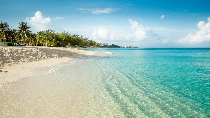 Best Travel Places to Visit in Grand Cayman