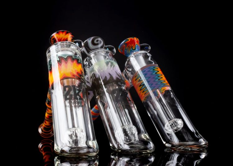 Why is it worth using an American bong and which brands to choose?