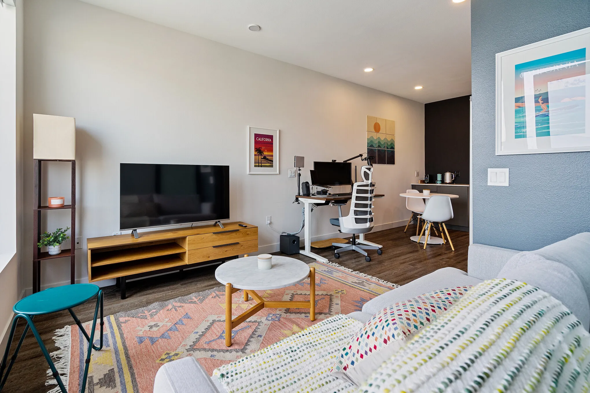 Why Is a Fully Furnished One-Bedroom Apartment the Best Option for Short-Term Stay?